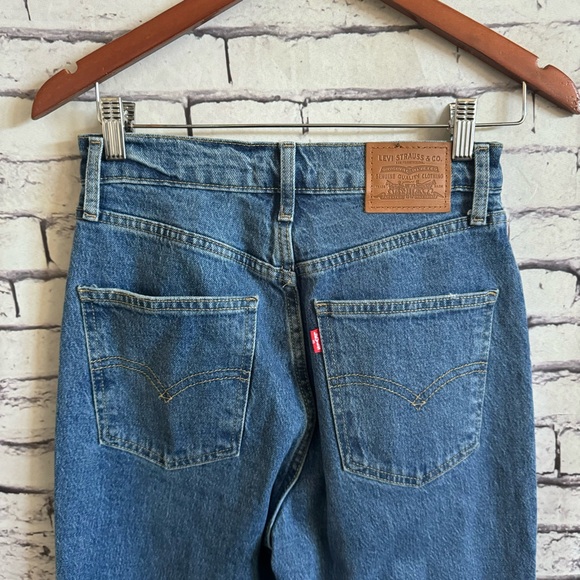 Levi’s Premium 70’s High Rise Flare Jeans SZ 26 - Picture 3 of 5